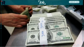 الدولار يتقلب وسط أزمات ائتمانية وتغيرات سياسية في اليابان وأوروبا